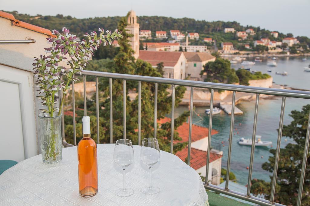 Apartment Lili Hvar Island Eksteriør billede