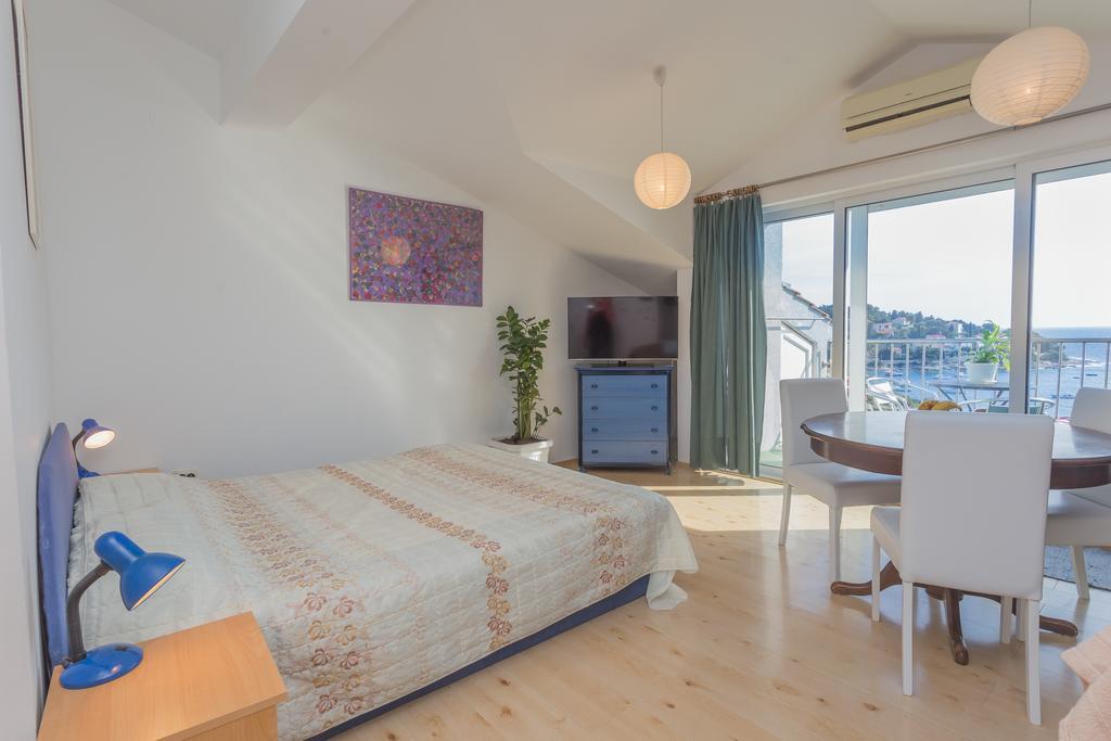 Apartment Lili Hvar Island Eksteriør billede