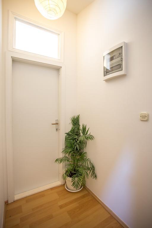 Apartment Lili Hvar Island Eksteriør billede