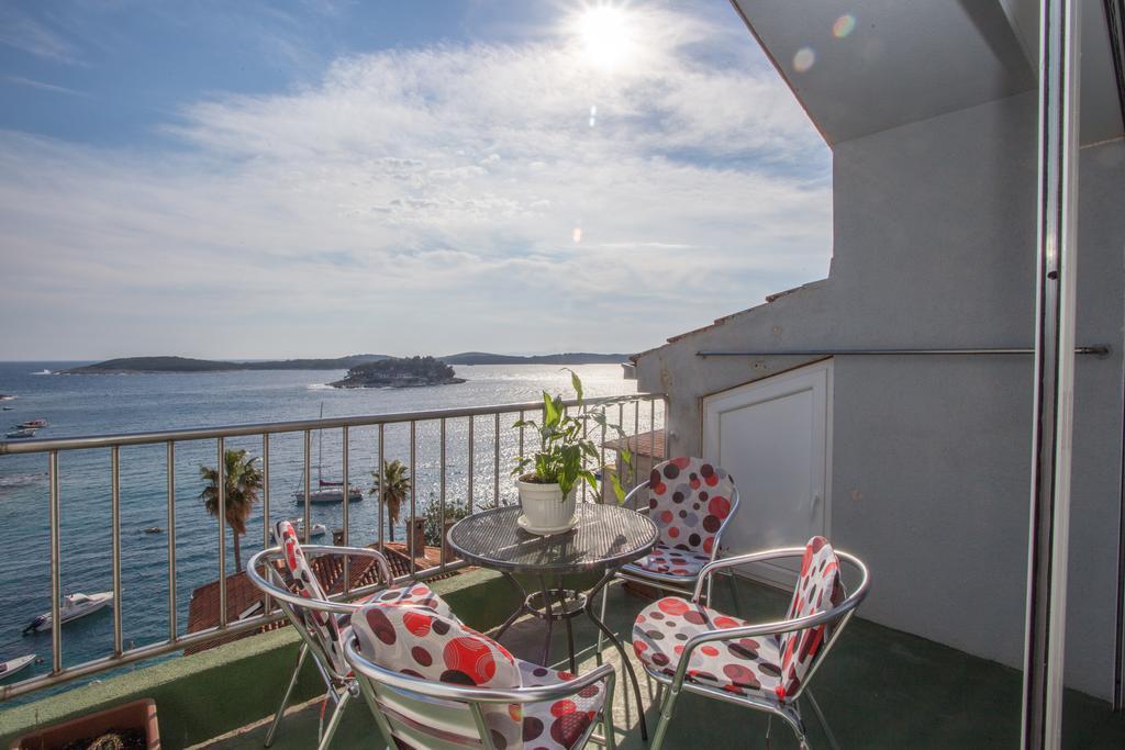 Apartment Lili Hvar Island Eksteriør billede